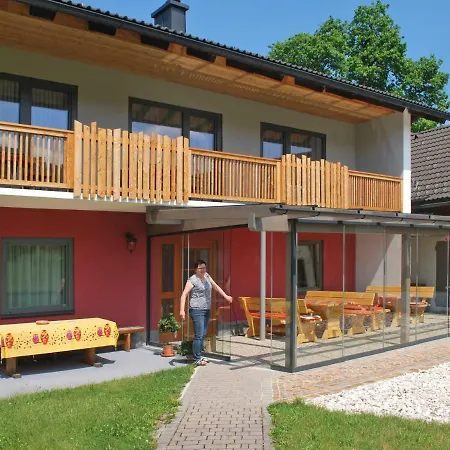 Ressmann-tratnik Apartament *